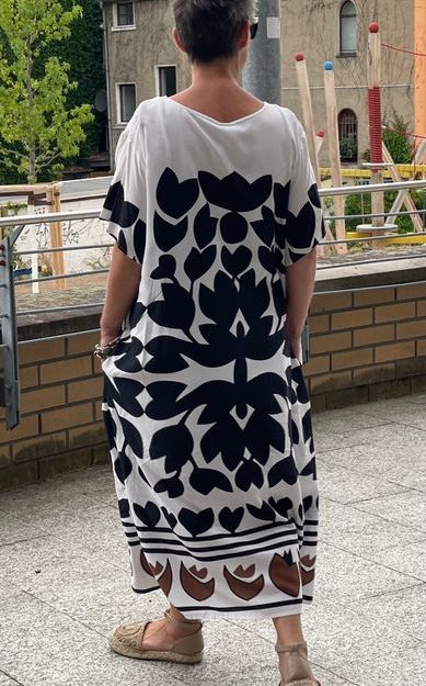 Kleid BLACK & WHITE – Bild 2