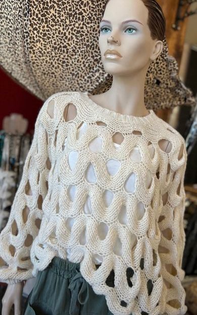 Pullover Lochmuster – Bild 2